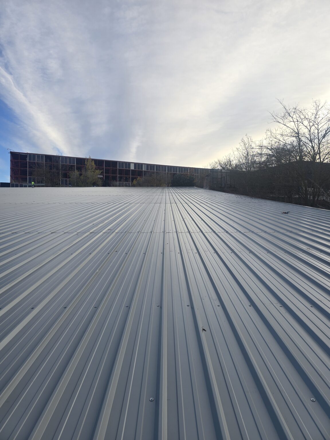 Empresa de instalación de fachadas y cubiertas industriales en Madrid