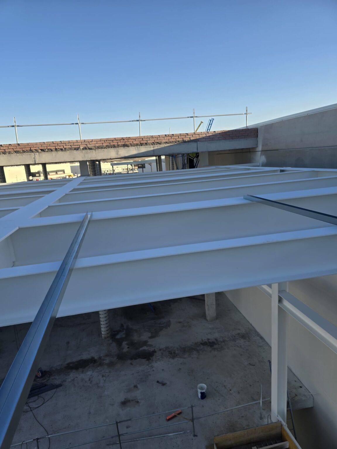 instalación de cubiertas a medida de tus naves industriales